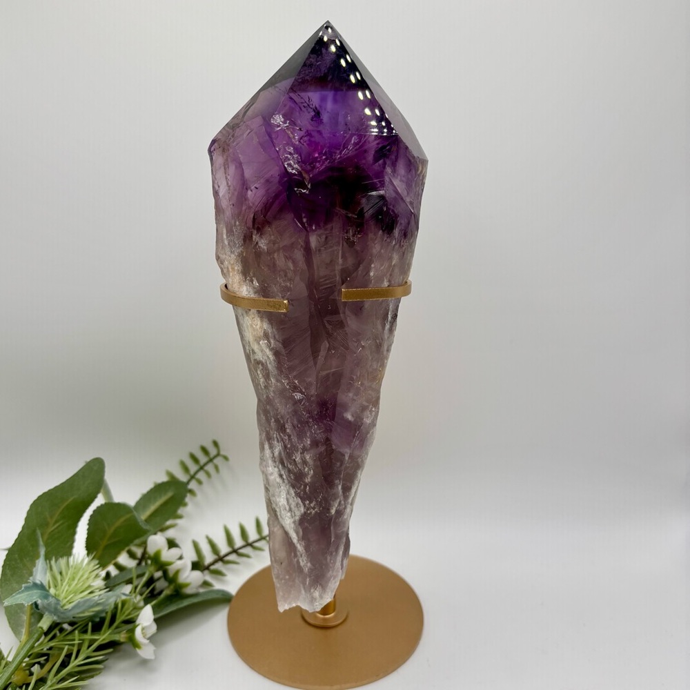 HQ Amethyst Root with gold stand